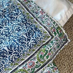 Jessica Simpson Patterned Fabric shower curtain- used and washed with no stains.